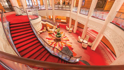 Atrium der Queen Mary 2